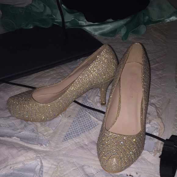 Heels - Picture 2 of 2